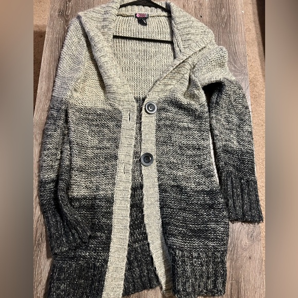 Kiss It Cardigan - Picture 1 of 2